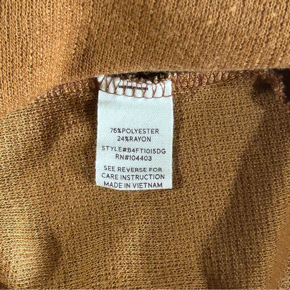 Blu Pepper Tan V-Neck Sweater Relaxed Fit - Picture 11 of 14